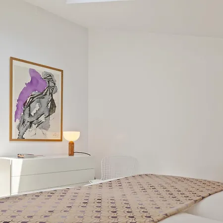 Apartment Moonlight By Feelfreerentals